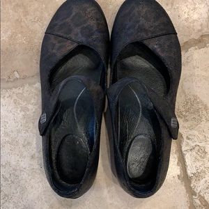 Dansko Opal Mary Jane- metallic leopard